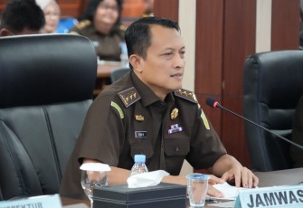 Jaksa Agung Muda Pengawasan (JAM-Was) Rudi Margono saat membuka kegiatan Sosialisasi. 