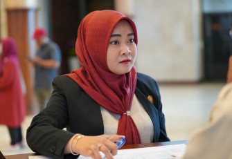 Juru Bicara Komisi E DPRD Jawa Timur, Indriani Yulia Mariska