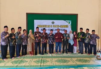 Foto bersama dalam Pisah-Sambut Kepala KUA Munjungan