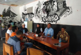 Kalapas II B Bitung saat memberikan klarifikasi kepada sejumlah awak media terkait keterlibatan warga binaan dalam peredaran Narkotika jenis sabu.