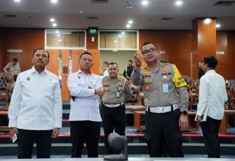 Deputi Bidang Koordinasi Politik Dalam Negeri Kemenko Polhukam Mayjen TNI Dr. Heri Wiranto, M.M., M. Tr(Han) saat berkunjung ke Posko National Traffic Management Center (NTMC) Korlantas Polri, Jumat (28/3/2025).