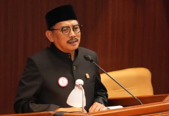 Ketua DPRD Jatim Musyafak Rouf