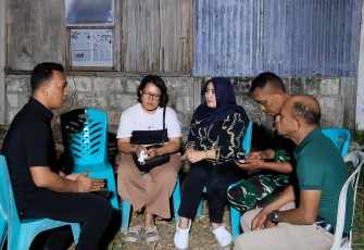 Kodim 1627/Rote Ndao Serahkan Tali Asih untuk Keluarga Prada Lucky