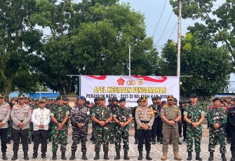 Foto bersama usai Apel Kesiapan Pengamanan Perayaan Natal 2025