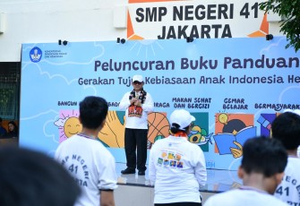 Mendikdasmen, Abdul Mu’ti, secara resmi meluncurkan Buku Panduan Gerakan Tujuh Kebiasaan Anak Indonesia Hebat di SMP Negeri 41 Jakarta, pada Jumat (114). 