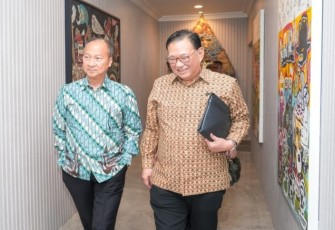 Menperin Agus Gumiwang Kartasasmita (kiri) saat menerima audiensi HIPKI di kantor Kementerian Perindustrian, Jakarta, Rabu (30/4).