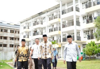 Menteri Dody saat meninjau rencana pembangunan Kampus Terpadu Madrasah Mu’alimat Muhammadiyah Yogyakarta pada Senin (17/2). 