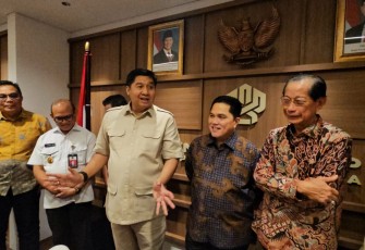 Menteri PKP saat menerima kunjungan kerja Menteri BUMN di Kantor Kementerian PKP, Jakarta, Senin (22/4/2025).