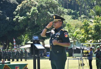 Pangdam XIII Merdeka saat memimpin upacara pelantikan Bintara TNI AD TA 2025