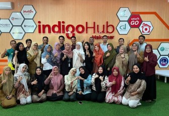 Pelatihan Koding dan Artificial Intelligence bagi Guru di Makassar