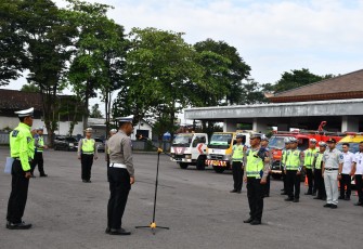 Polres Karanganyar menggelar apel kesiapan Satuan Tugas (Satgas) Quick Respon, Rabu (1232025).