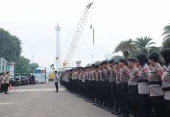 Personel Polri dari Polda Metro Jaya, Polres Metro Jakarta Pusat, dan Polsek jajaran
