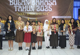 Suasana penutupan rangkaian Bulan Bahasa 2025 bertema “Aku Indonesia” yang diselenggarakan SMP Kristen Satya Wacana.