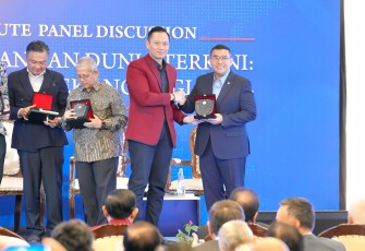 Wakil Menteri Agraria dan Tata Ruang/Wakil Kepala Badan Pertanahan Nasional (Wamen ATR/Waka BPN), Ossy Dermawan, dipilih menjadi salah satu pembicara dalam Panel Diskusi The Yudhoyono Institute yang berlangsung pada Minggu (13/04/2025) di Grand Sahid Hotel Jakarta