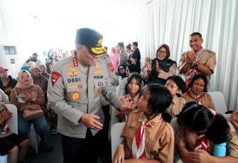 Wakil Kepala Kepolisian Republik Indonesia (Wakapolri), Komjen Pol. Prof. Dr. Dedi Prasetyo, S.H., M.Hum., M.Si., M.M., meninjau progres pembangunan SMA Kemala Taruna Bhayangkara di Nirwana Hills, Serpong, pada Rabu (27/8/2025)