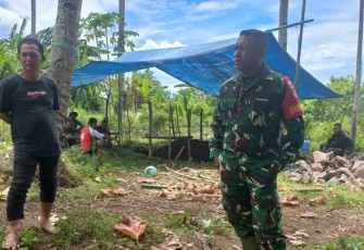 Dandim 1310/Bitung, Letkol Czi Hanif Tupen, S.T.,M.I.P saat meninjau lokasi pembangunan bak air