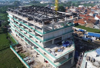 Kementerian Pekerjaan Umum (PU) tengah menyelesaikan pembangunan beberapa Gedung Universitas, yang dimaksudkan untuk mendorong peningkatan kualitas Sumber Daya Manusia (SDM)