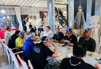 Bamsoet dalam acara Ramah Tamah Pengurus IMI Pusat dan IMI Provinsi seluruh Indonesia, di Black Stone Villa Bali, Minggu malam (27/7/25).