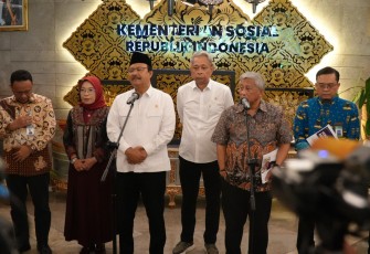 Menteri Sosial Saifullah Yusuf menggelar rapat pembahasan percepatan pembangunan Sekolah Rakyat di Kantor Kementeran Sosial (Kemensos), Rabu (5/3/2024)