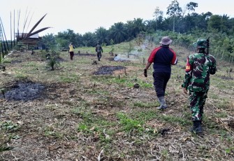 Satgas TMMD Ke-124 Kodim 0408/BS Bersama Warga Buka Lahan Tidur Menjadi Lahan Produktif
