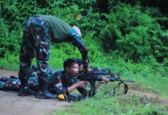 Personel Sathanlan Lanud Sultan Hasanuddin  Gelar Latihan Menembak