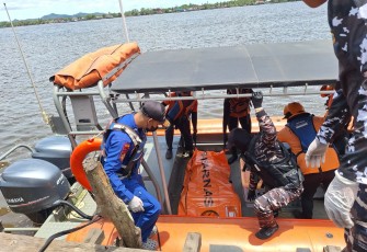 Mayat Terapung di Laut Berhasil Dievakuasi TNI AL dan Tim Sar Gabungan di Perairan Pulau Cempedak Kalbar