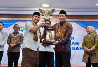 Menkop, saat membuka acara Musyawarah Wilayah Dewan Koperasi Indonesia (Dekopin) wilayah Jawa Tengah di Kantor Gubernur Jawa Tengah, Semarang, Jumat (21/11).