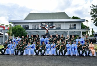 Kepala Staf Angkatan Udara (Kasau) Marsekal TNI M. Tonny Harjono, S.E., M.M., didampingi Ketua Umum PIA Ardhya Garini Ny. Isa M. Tonny Harjono meresmikan Baseops Barat Lanud Sam Ratulangi, Manado, Sulawesi Utara. Jumat (14/2/2025)