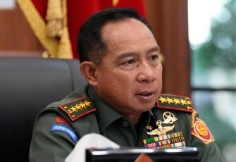 Panglima TNI Jenderal TNI Agus Subiyanto saat Ikuti Pertemuan CHODs secara Virtual di Wisma Ahmad Yani, Jakata Pusat. Rabu (5/2/2025).