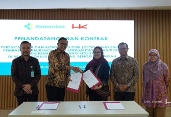 Penandatanganan kontrak proyek Pembangunan/Renovasi Rumah Sakit (RS) Berkualitas di RSUD Kabupaten Bengkulu Tengah secara resmi dilakukan pada hari ini, Jum’at (28/2)