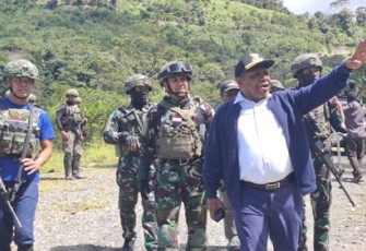 Satgas Yonif 112/DJ Dampingi Pj Bupati Laksanakan Mediasi Lanjutan dan Fasilitasi Warga Untuk Wujudkan Perdamaian di Puncak Jaya