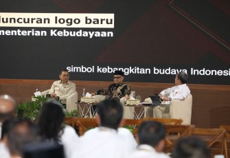 Menteri Kebudayaan Fadli Zon  saat menyampaikan materi pada Retret Kepala Daerah 2025 di Lembah Tidar Akademi Militer (Akmil) Magelang, Jawa Tengah, Rabu (26/2/2025)