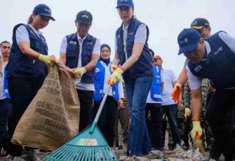 Wakil Menteri Pariwisata (Wamenpar) Ni Luh Enik Ermawati Program Gerakan Wisata Bersih (GWB) yang diinisiasi Kemenpar merupakan bentuk nyata dari komitmen pemerintah dalam penciptaan destinasi wisata bersih dan berkelanjutan
