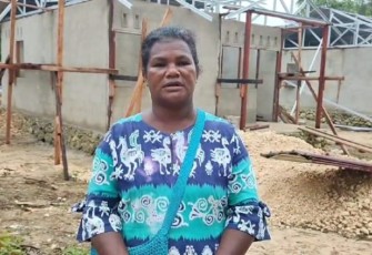 Berkat TMMD ke-123, Anak Ibu Yakomina Kmur Terima Rumah Bantuan