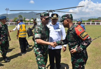  Kepala Staf Umum (Kasum) TNI Letjen TNI Richard Tampubolon melaksanakan kunjungan kerja di wilayah Kodam I/Bukit Barisan dengan meninjau langsung penanganan bencana banjir serta pemulihan infrastruktur di Kabupaten Tapanuli Tengah, Rabu (28/1/2026)