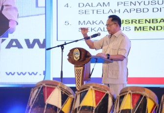 Mendagri Muhammad Tito Karnavian saat memberikan pengarahan sekaligus membuka Musyawarah Perencanaan Pembangunan (Musrenbang) RKPD Provinsi Sumut Tahun 2027 di Hotel Santika Dyandra Medan, Sumut, Rabu (22/4/2026).