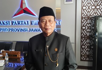 Anggota DPRD Jatim dari Fraksi Partai Demokrat, Rasiyo 