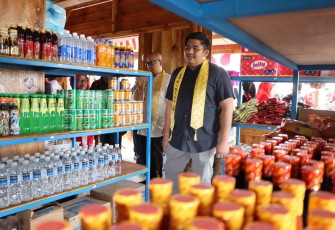 Bupati Roby Resmikan Koperasi Merah Putih Desa Busung.
