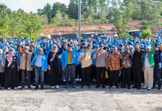 Wagub Nyanyang saat Lepas 1.336 Mahasiswa KKN UMRAH, Siap Mengabdi dan Berkontribusi untuk Masyarakat Kepri