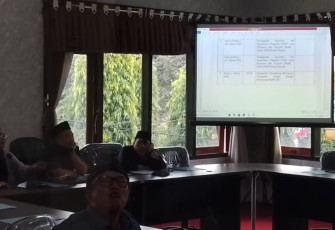 Situasi rapat DPRD Trenggalek, membahas terkait agenda sebelum dan sesudah liburan panjang Lebar Hari Raya Idhul Fitri.