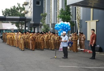 Gubernur Bengkulu, Helmi Hasan, bersama Wakil Gubernur Mian menggelar kegiatan halalbihalal bersama Aparatur Sipil Negara (ASN) Pemerintah Provinsi Bengkulu di Kantor Gubernur, Senin (30/3) /Foto : MC 