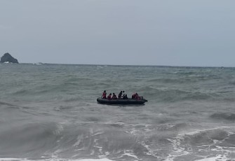 Aksi Cepat Prajurit TNI AL Selamatkan Empat Nelayan Terombang-Ambing di Perairan Bitung 