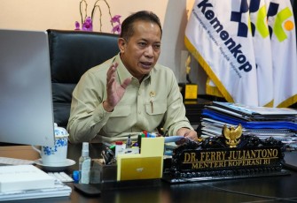 Menteri Koperasi (Menkop) Ferry Juliantono 