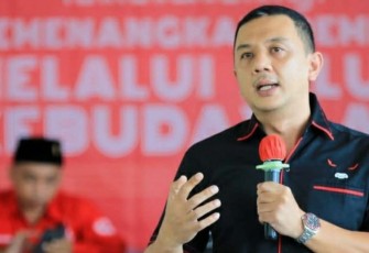 Wakil Ketua DPRD Jatim Deni Wicaksono.