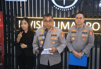 Kepala Divisi Humas Polri, Johnny Eddizon Isir.