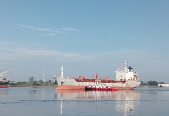 Aceh Tegaskan Peran dalam Ekonomi Maritim Dunia, Dua Komoditas Unggulan Berlayar dari Pelabuhan Krueng Geukueh