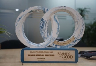 BINUS SCHOOL Simprug Raih Champion Brands for Good Award