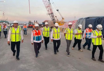 BP BUMN Tinjau Operasional Pelindo Gresik, Perkuat Layanan Logistik Nasional
