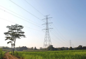 Ilustrasi jaringan listrik tegangan tinggi PLN