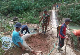 Pembangunan jembatan gantung di kabupaten Pacitan 